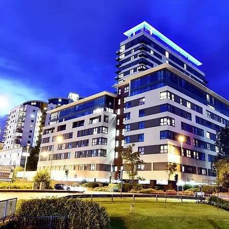 Linx Apartments Skyline Plaza Бэйсингсток Экстерьер фото